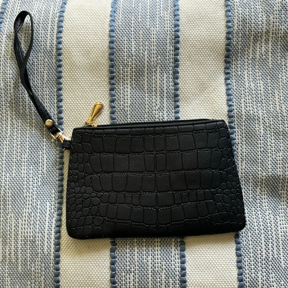 Black Purse with Gold Accents - Picture 6 of 9